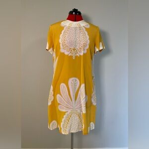 LA DoubleJ Yellow and White Short Sleeve Shift Dress. Size large